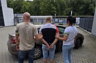 Bestialskie zachowanie mężczyzny wobec psa. 29-latek usłyszał zarzut