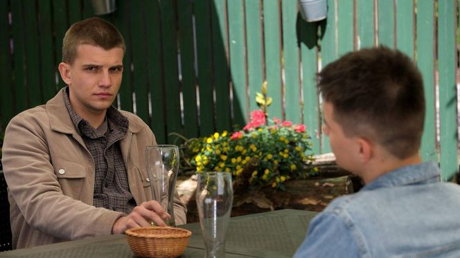 M jak miłość odc. 1882. Mateusz (Rafał Kowalski), Janek Winiar (Jakub Sirko)