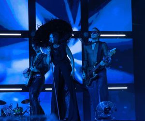 Michał Szpak tak się przejął na scenie, że zgubił mikrofon! Na szczęście nie był sam