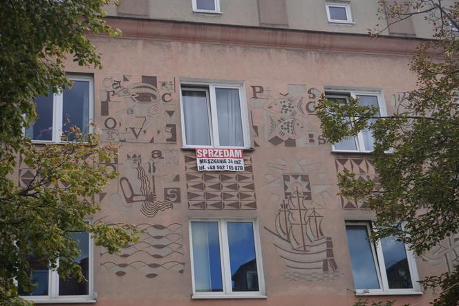 Sgraffito w Białymstoku. Zabytkowe pra-murale rodem z PRL-u