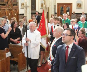 Tablica ku czci Kapelanów Katyńskich odsłonięta w kościele św. Stanisława BM w NYC