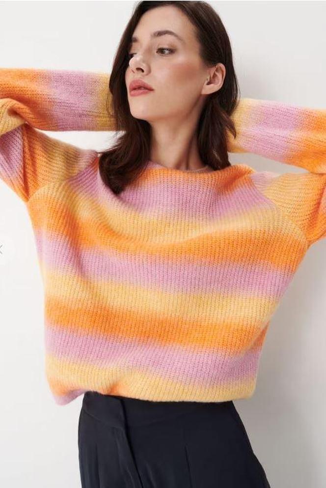 Kolorowy sweter z Mohito - 69,99 zł 