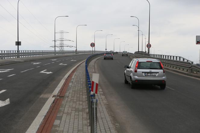 Ulica droga autostrada samochody