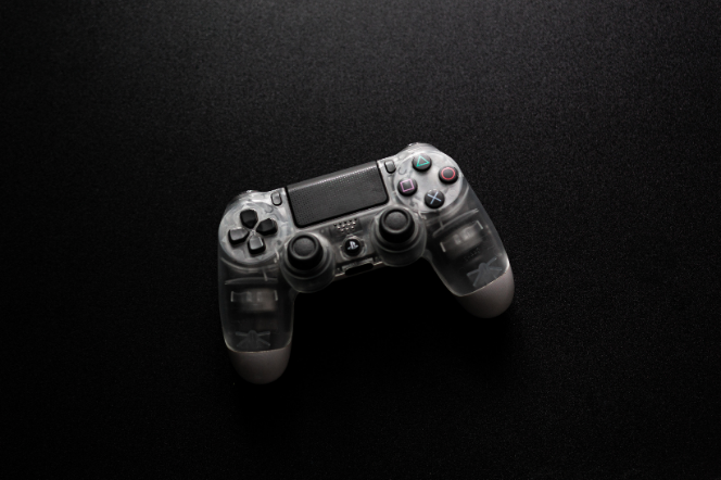 PS5 Black Edition: do sieci wyciekły zdjęcia czarnej edycji Dual Sense