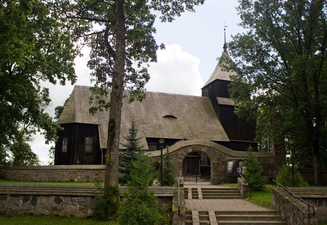 To najstarszy drewniany kościół na Warmii i Mazurach