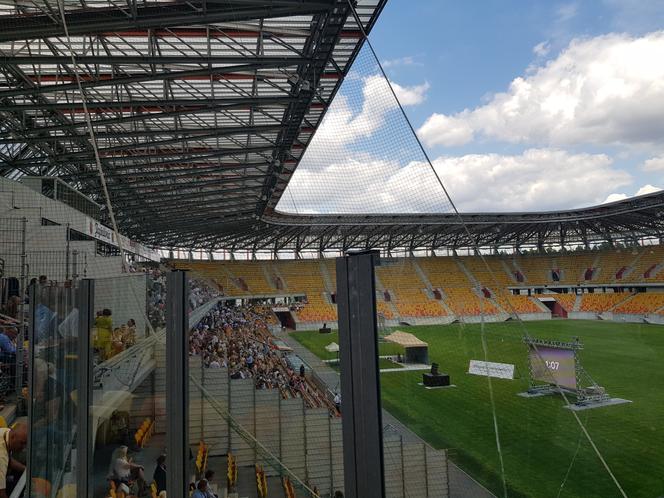 Kongres Świadków Jehowy w Białymstoku. Na stadionie miejskim tysiące uczestników [ZDJĘCIA]