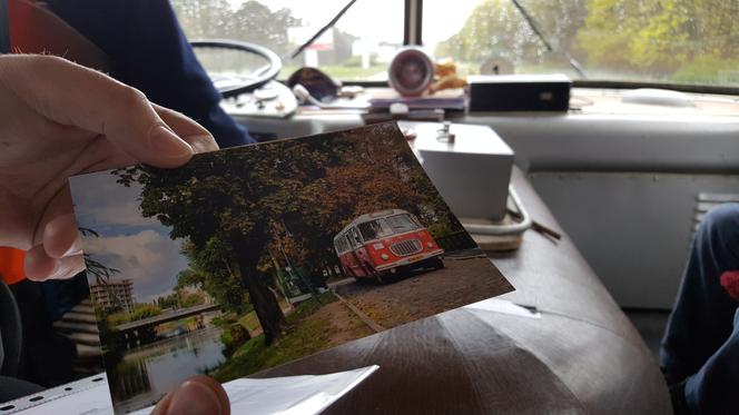 Kurs zabytkowym autobusem i rejs tramwajem wodnym