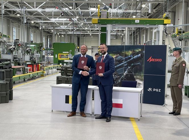 Kosiniak Kamysz z Theo Franckenem w zakłądach Mesko 