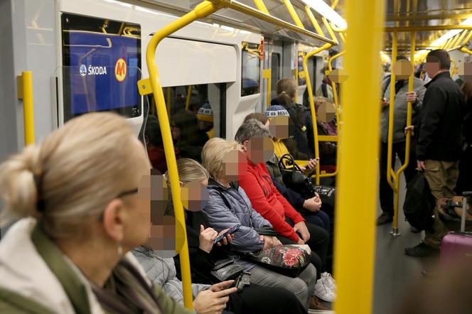 Varsovia wyjechała na tory! Nowy pociąg metra wozi już pasażerów 
