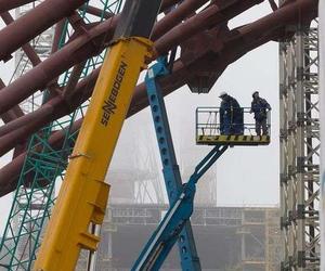 Budowa nowej konstrukcji sarkofagu nad nieczynną elektrownią w Czarnobylu. Fot. www.chnpp.gov.ua