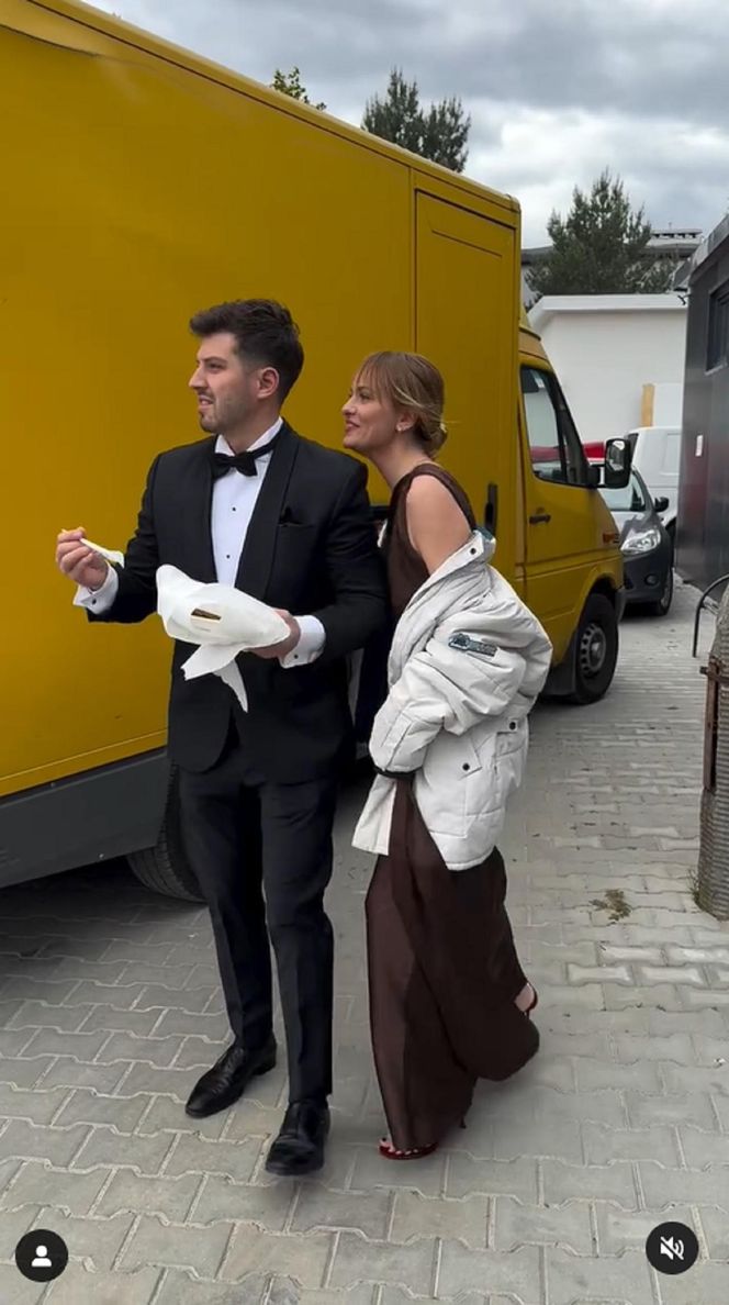 Barwy szczęścia na planie. Justin (Jasper Sołtysiewicz), Ola (Michalina Robakiewicz)