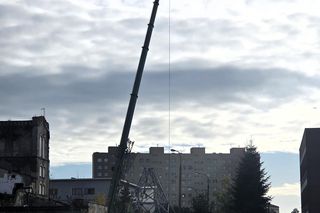 Ostrowiec Świętokrzyski. 32-metrowy maszt rozebrany. Powiat walczył o to 2 lata