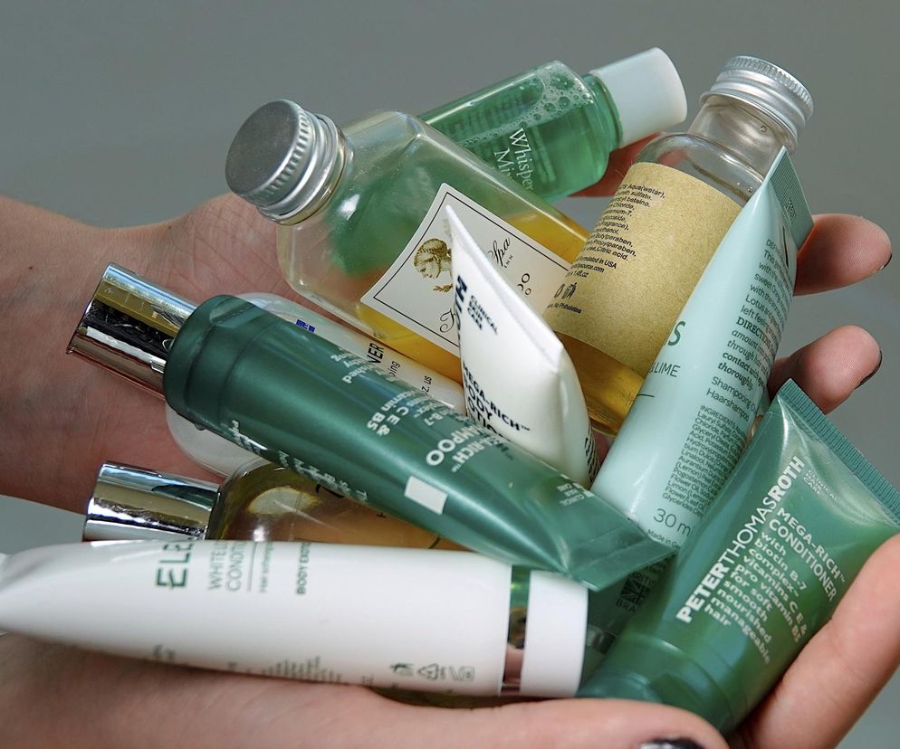 Kosmetyki w małych butelkach