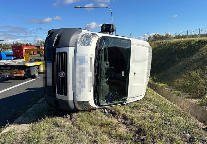 Wypadki z furgonetkami przy lotnisku i na S8