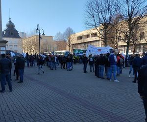 Górnicy protestowali pod ministerstwem przemysłu w Katowicach przeciwko likwidacji KWK Bielszowice