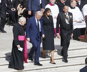 Trump i Zełenski złamali zasady na pogrzebie Franciszka