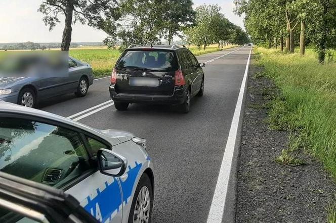 Z promilami i zygzakiem wiozła autem dwójkę dzieci. Zatrzymał ją inny kierowca