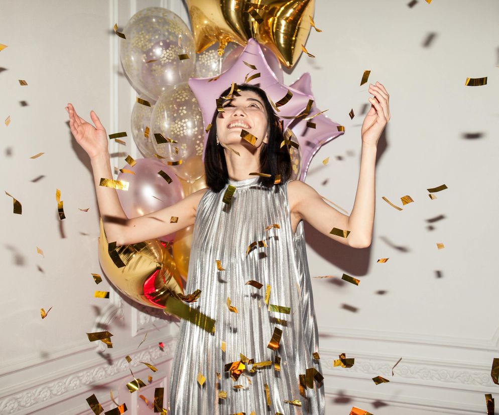 Życzenia noworoczne 2025. Gotowe, krótkie i śmieszne życzenia na Nowy Rok! Pobierz za darmo i wyślij znajomym [31.12.2024]