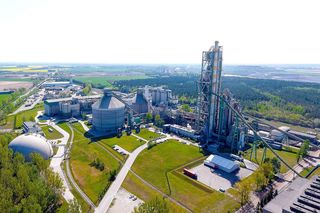 Koniec z papierologią na budowie? Holcim cyfryzuje dostawy cementu