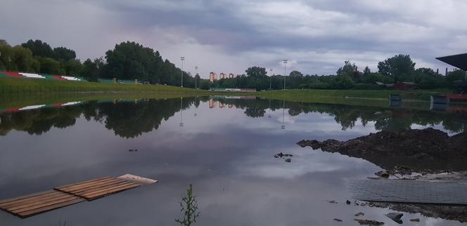 Krajobraz po burzach i ulewach na Śląsku i w Zagłębiu. Zalało ulice Czeladzi, Bytomia, Rudy Śląskiej [ZDJĘCIA,WIDEO]