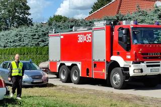 Wielkopolska: pali się olbrzymi zbiornik z paliwem. Z żywiołem walczy 28 jednostek straży pożarnej [ZDJĘCIA]