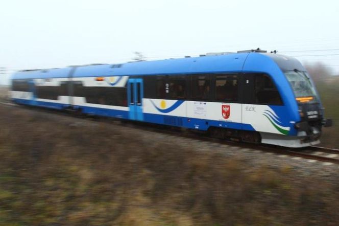 Pociągiem na lotnisko w Szymanach 