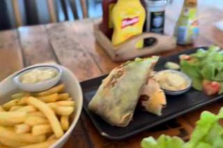 Tak mama pięcioraczków z Horyńca świętuje urodziny w Tajlandii! Totalna rozpusta w restauracji