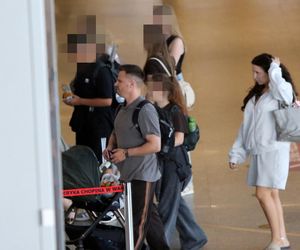 Marcin Hakiel z rodziną lecą na wakacje