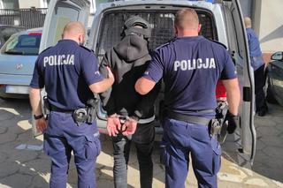 Świecie: Pijany 26-latek zwyzywał ratowników, a potem zaatakował policjantów