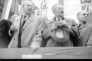 QUIZ PRL. Pochody 1-majowe: spontaniczne, czy obowiązkowe? Komplet punktów tylko dla znawców PRL-u