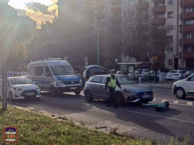 Tychy: 14-latka spowodowała wypadek drogowy jadąc na hulajnodze. Wpadła pod samochód