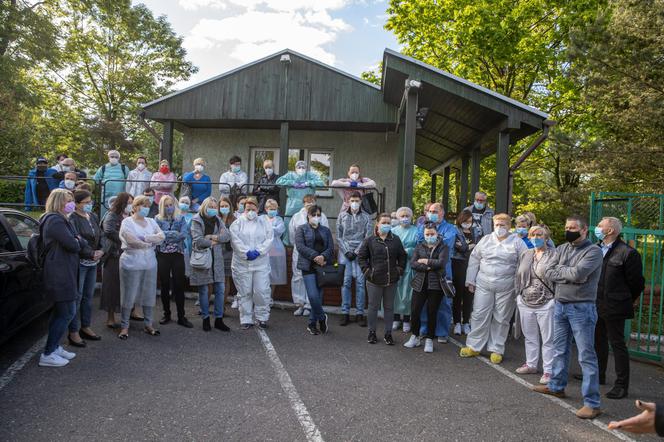 40 osób umarło! Wyrzućcie dyrektora