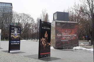 Fasada na CSK do wymiany? Od maja nie działa. Nowa może kosztować ponad 6 milionów złotych [GALERIA]