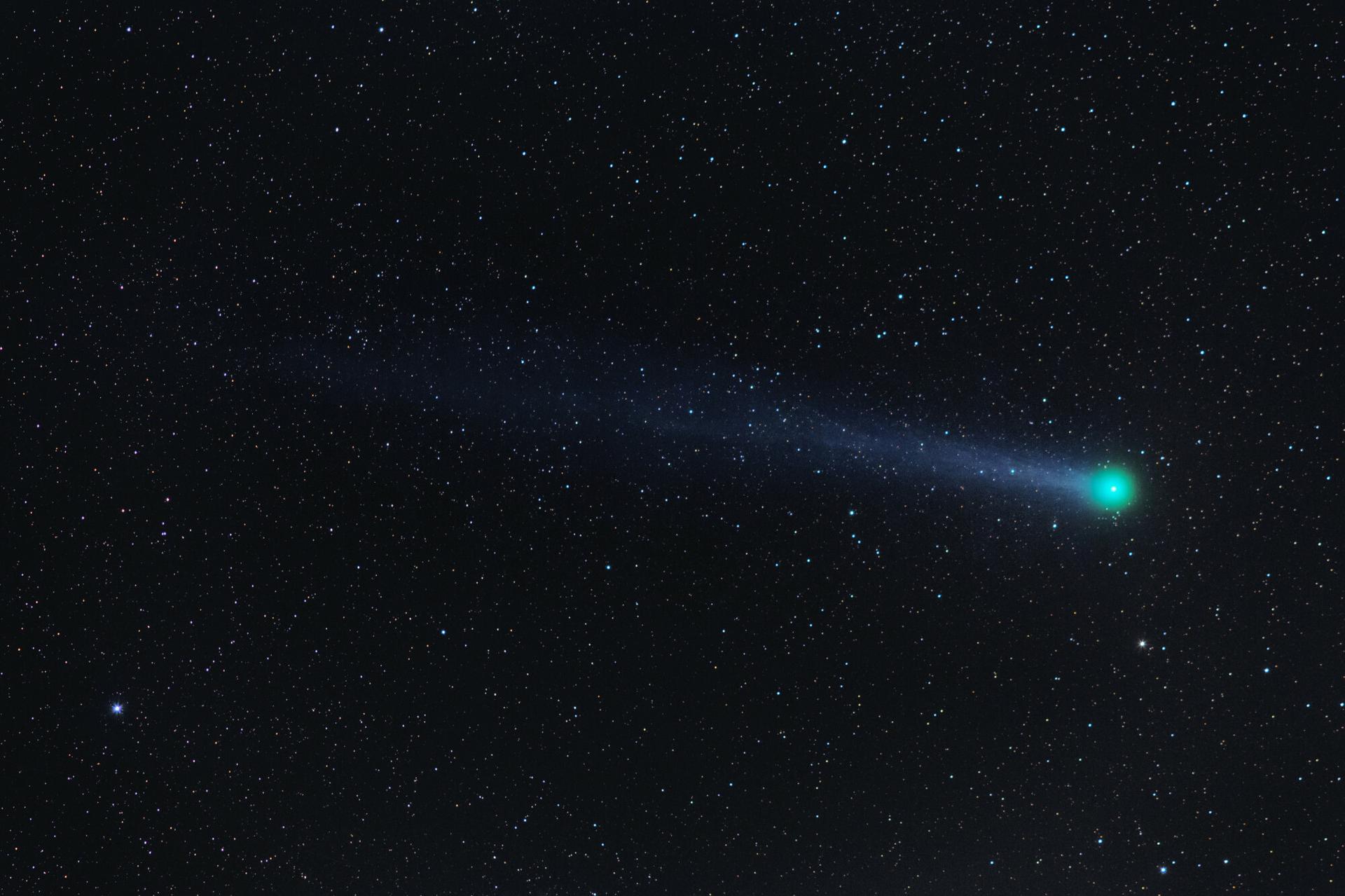 Комета понса брукса 2024 фото. C/2021 a1 Leonard. Комета c/2022 e3 (ZTF).