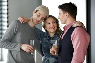 Barwy szczęścia, odcinek 2816: Tomasz Kępski (Jakub Sokołowski), Grażyna (Kinga Suchan), Wiktor (Grzegorz Kestranek)	