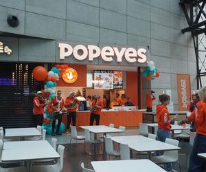 Tłumy na otwarciu Popeyes w Olsztynie. Rekordzista czekał w kolejce ponad 20 godzin