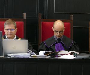 Rozbił auto o betonowy płot. Jego partnerka cudem uszła z życiem. Czy to była próba zabójstwa