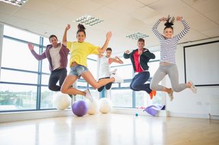 AEROBIK czy ZUMBA? Co wybrać, by szybciej schudnąć?