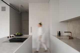 Minimalistyczne mieszkanie architektki