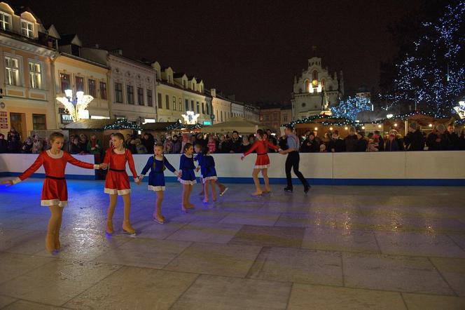 Otwarcie lodowiska na Rynku w Rzeszowie [ICE SHOW]