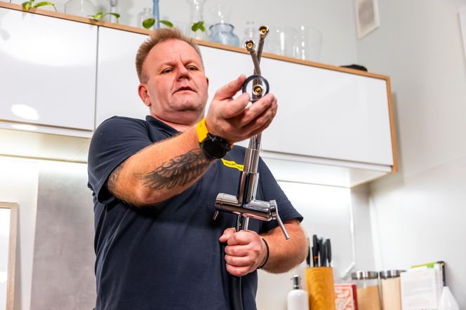 Murator Remontuje: Wymiana baterii kuchennej i montaż filtra