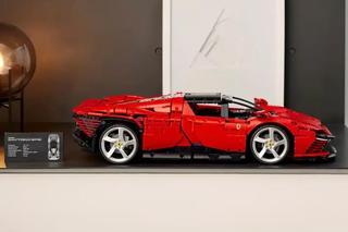LEGO Technic Ferrari Daytona SP3 — 42143
