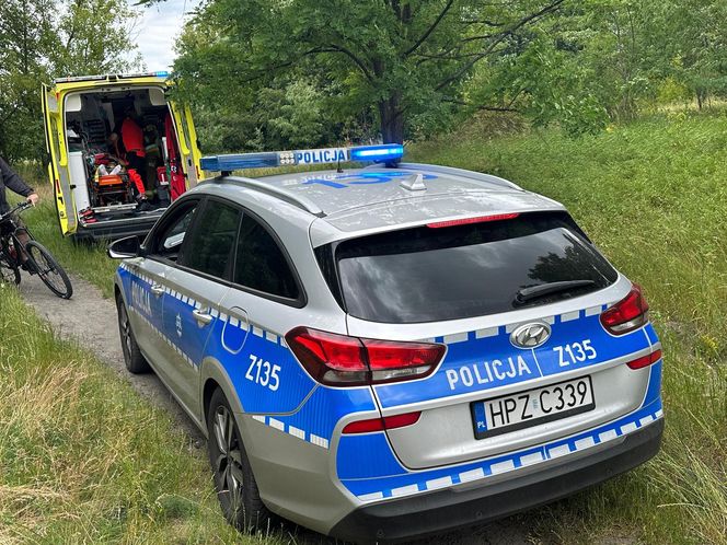 Dramat na Bielanach. Nastolatek wywrócił się na rowerze. W akcji śmigłowiec LPR