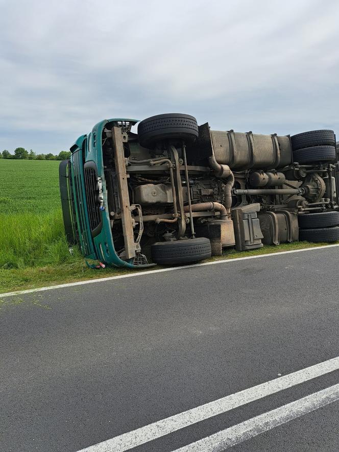 Nieudany manewr na drodze