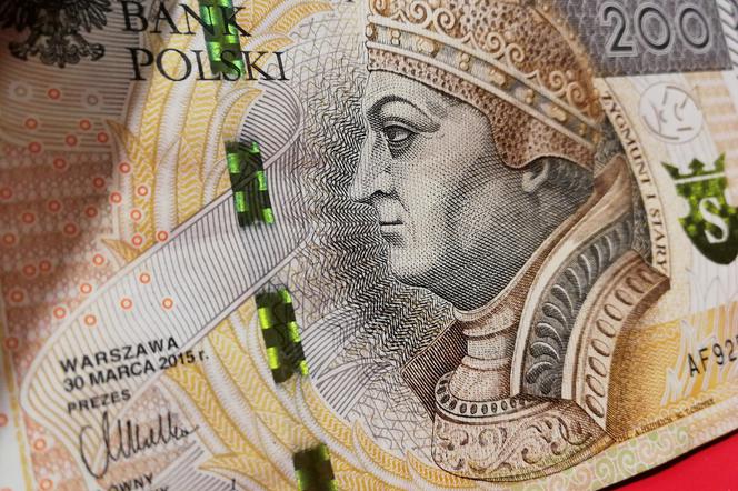 Tarcza antyinflacyjna 2.0 ma zostawić Polakom więcej pieniędzy w portfelu