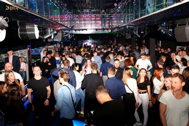Taka impreza zdarza się raz na cztery lata. Taką bawili się klubowicze w katowickim Spiżu 29 lutego