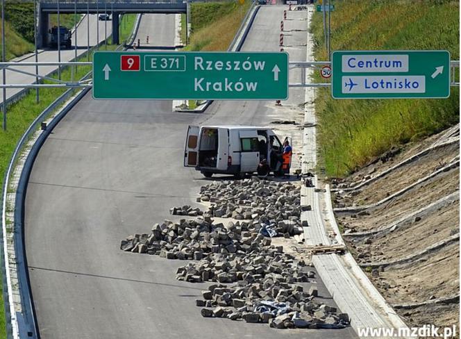 Trwa przebudowa alei Wojska Polskiego i ulicy Żółkiewskiego. Jak postępują prace? 