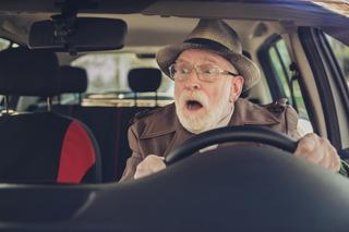 Czy seniorowi można odebrać prawo jazdy?
