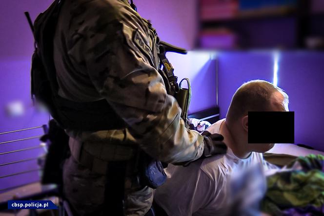 POTĘŻNA akcja policji w Katowicach. Rozbito gang pseudokibiców [ZDJĘCIA]