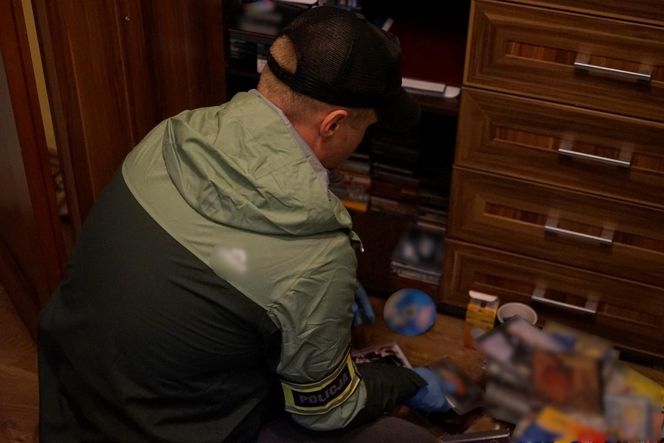 Były dyrektor szpitala w Tucholi zatrzymany! Śledczy: posiadał pornografię z udziałem dzieci i zwierząt